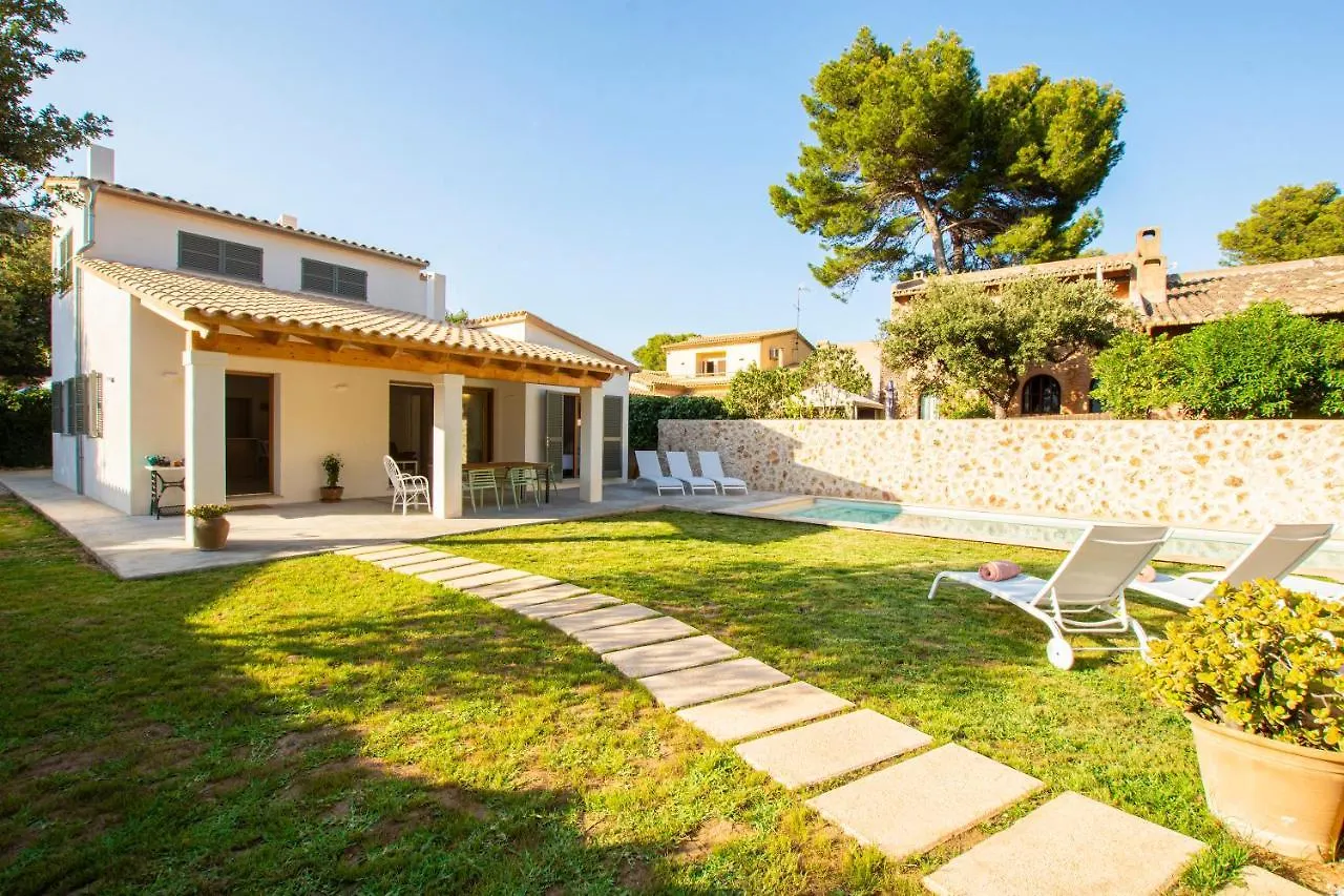 Chalet Villa With Pool Near The Beach In Cala San Vicente By Renthousing